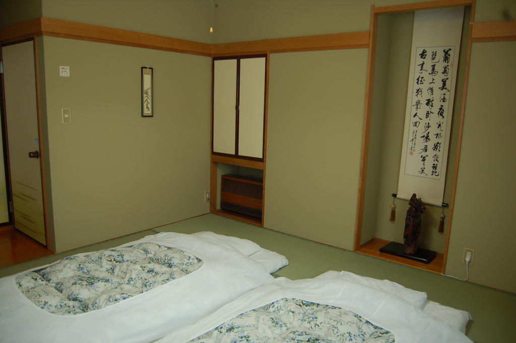 みなかみ町 温泉ペンション　花さき山 Bed & Breakfast エクステリア 写真