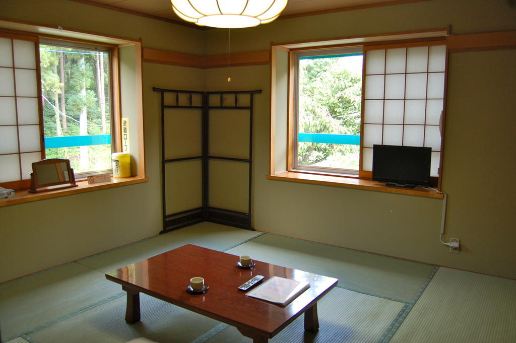 みなかみ町 温泉ペンション　花さき山 Bed & Breakfast エクステリア 写真