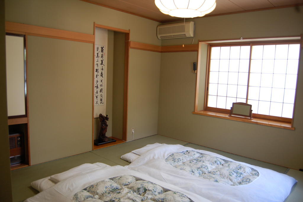 みなかみ町 温泉ペンション　花さき山 Bed & Breakfast エクステリア 写真