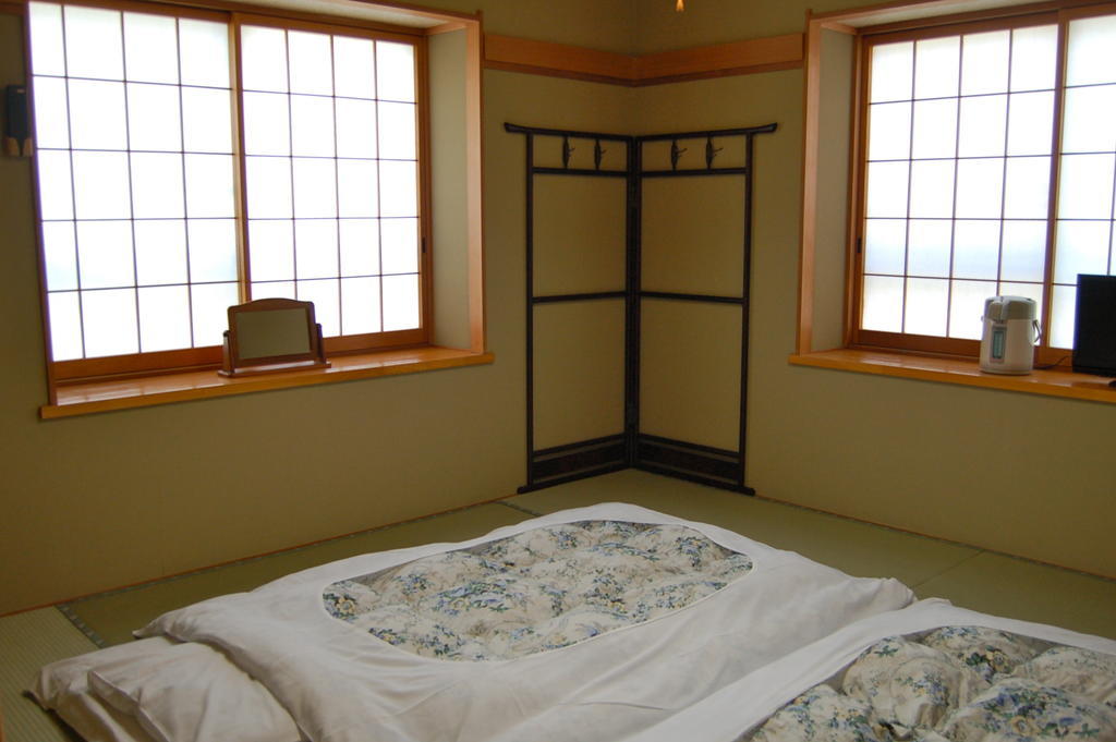 みなかみ町 温泉ペンション　花さき山 Bed & Breakfast エクステリア 写真
