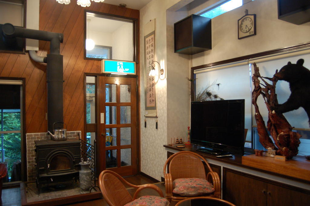 みなかみ町 温泉ペンション　花さき山 Bed & Breakfast エクステリア 写真